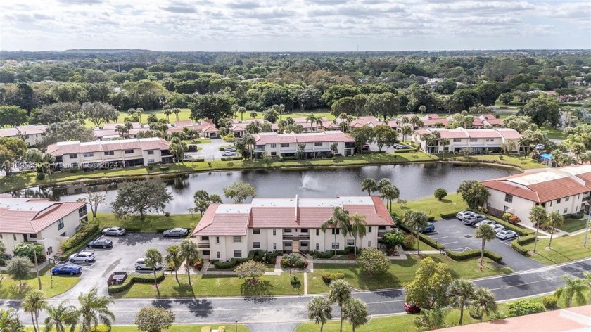 Boca Lago is an extremely desirable community with a golf course - Beach Condo for sale in Boca Raton, Florida on Beachhouse.com