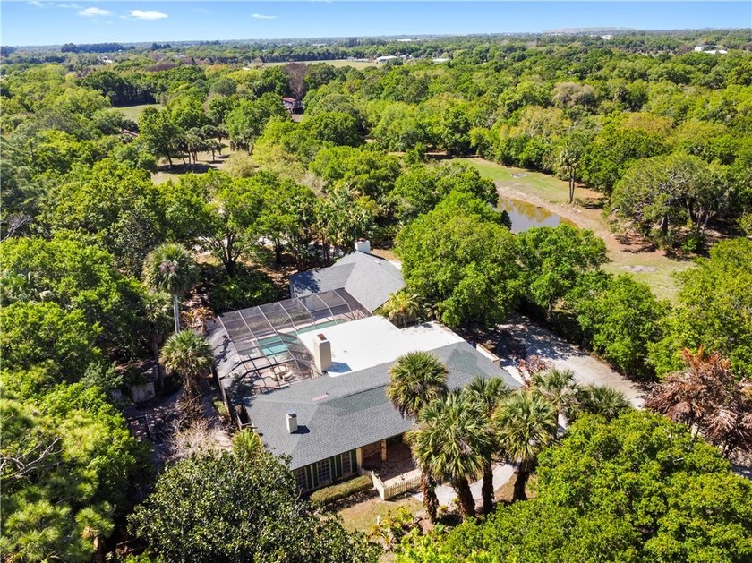 One-of-a-kind 5-acre Vero Beach compound with three separate - Beach Home for sale in Vero Beach, Florida on Beachhouse.com