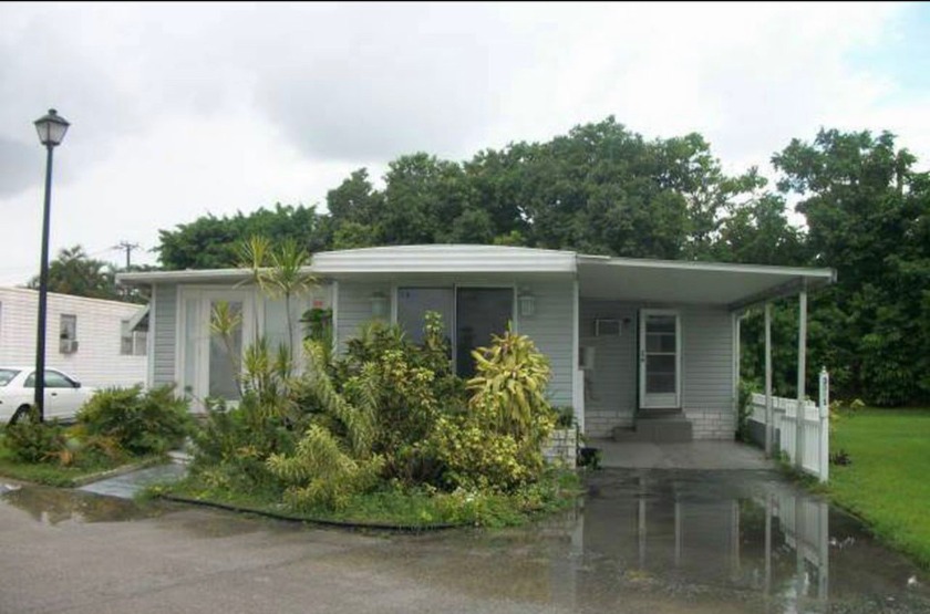 This mobile home is located in an age restricted 55 and over - Beach Home for sale in Davie, Florida on Beachhouse.com