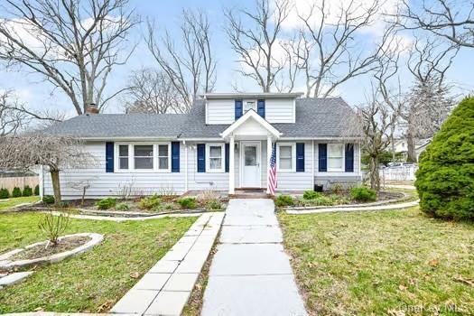 Renovated 4 Bedroom 1 Full Bath Cape on .23 of an acre of - Beach Home for sale in Brookhaven, New York on Beachhouse.com