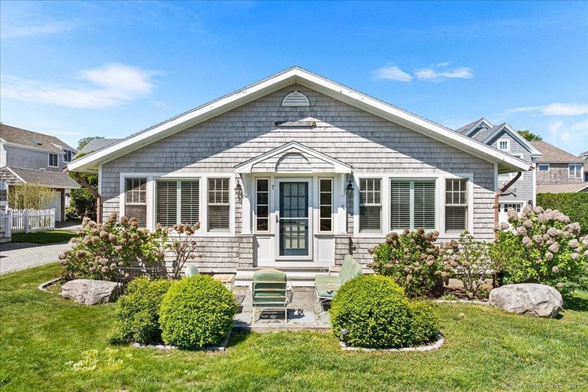 Charming 2-Bedroom Ranch with Stunning Water Views in Groton - Beach Home for sale in Groton, Connecticut on Beachhouse.com