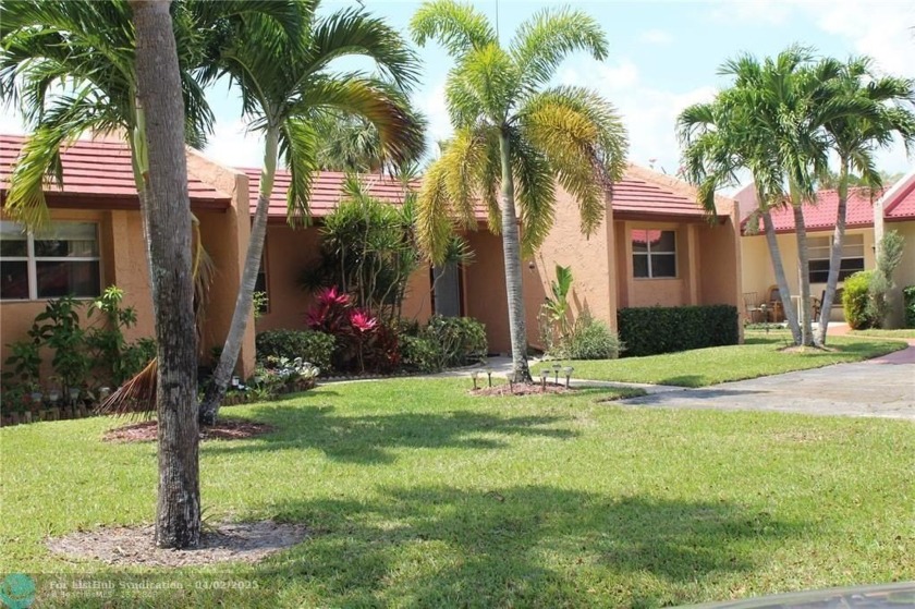 Beautiful Condo Located in the desirable gated community of - Beach Condo for sale in West Palm Beach, Florida on Beachhouse.com