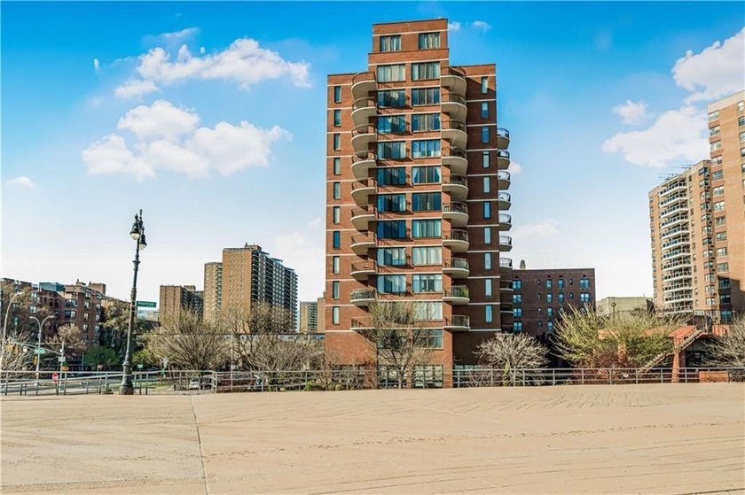 $4110 EXTRA LOW PROPERTY TAX FULLY RENOVATED 3 BEDROOM 2 BATH - Beach Condo for sale in Brooklyn, New York on Beachhouse.com