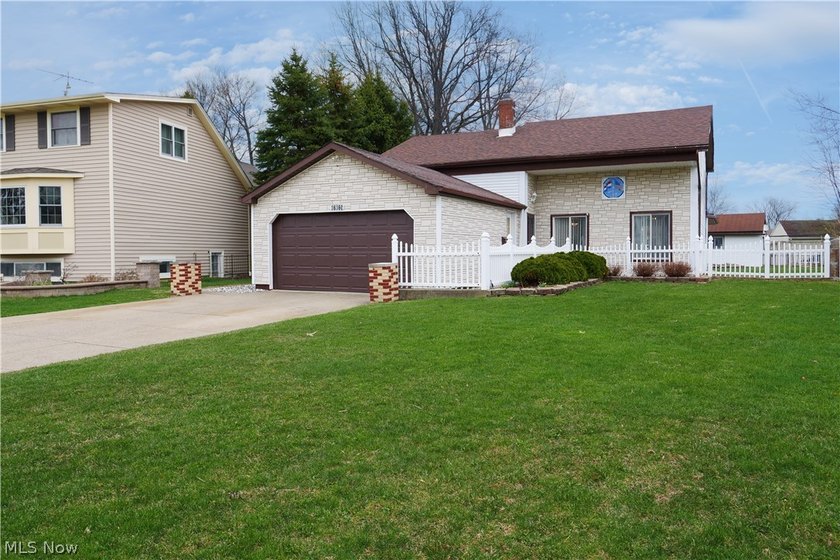 Welcome to 36360 Sunset Dr! This oversized split-level home sits - Beach Home for sale in Eastlake, Ohio on Beachhouse.com
