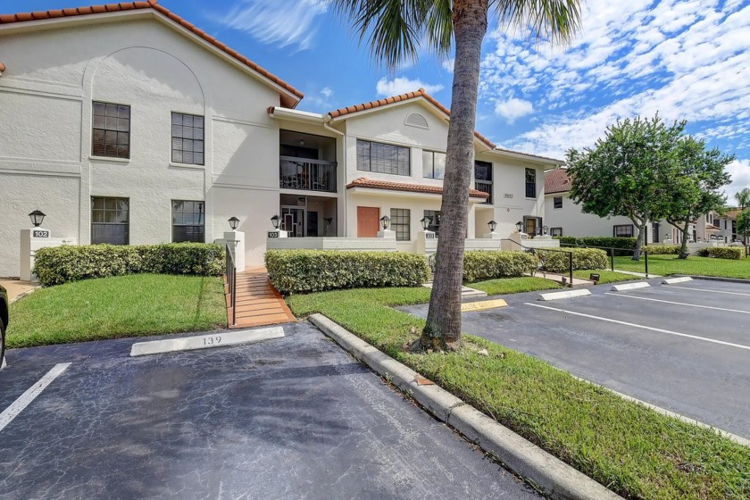 Beautiful 2-bedroom 1st floor Condo in the heart of Boynton - Beach Condo for sale in Boynton Beach, Florida on Beachhouse.com