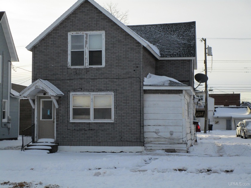 Utilities including water are all separated in this duplex. Nice - Beach Townhome/Townhouse for sale in Escanaba, Michigan on Beachhouse.com