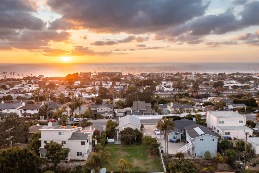 Summer Specials! Historic Cottage w Ocean Views + Hot Tub + - Beach Vacation Rentals in Encinitas, California on Beachhouse.com
