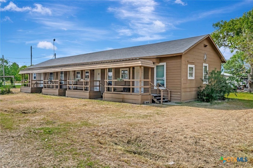 GREAT INVESTMENT OPPORTUNITY! This four-plex is located on a - Beach Lot for sale in Seadrift, Texas on Beachhouse.com
