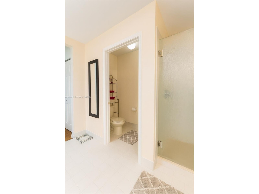 Beautifully upgraded 5 bedroom /3bbathroom home in the - Beach Home for sale in Miramar, Florida on Beachhouse.com