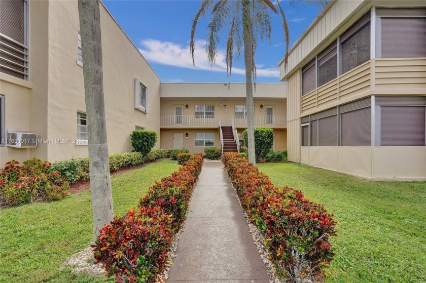 Beautifully updated 1st-floor 2-bedroom, 2-bath condo in Kings - Beach Condo for sale in Delray Beach, Florida on Beachhouse.com