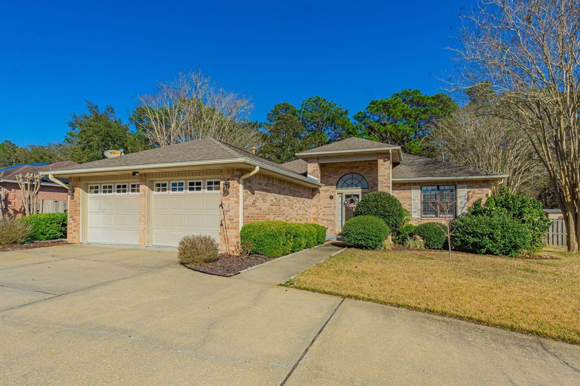 Updated Home in Poquito Bayou Ready for you To Move In!! This - Beach Home for sale in Shalimar, Florida on Beachhouse.com