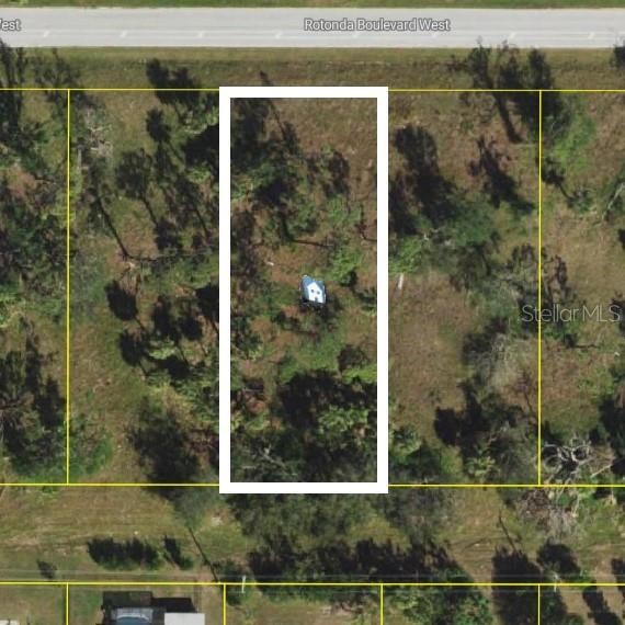 VACANT LOT WITH PLENTY OF ROOM TO ADD A POOL IN ROTONDA WEST! - Beach Lot for sale in Rotonda West, Florida on Beachhouse.com