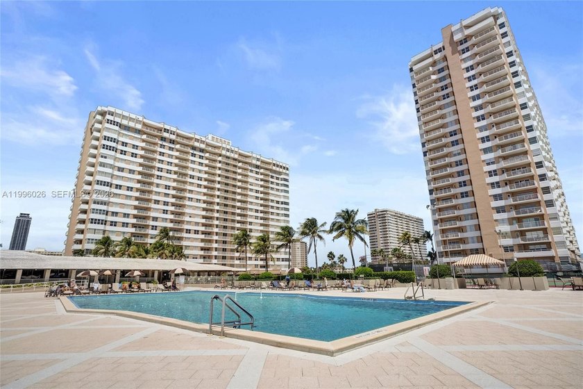 Incredible value for this 1 bedroom, 1.5 bath well kept condo on - Beach Condo for sale in Hallandale Beach, Florida on Beachhouse.com