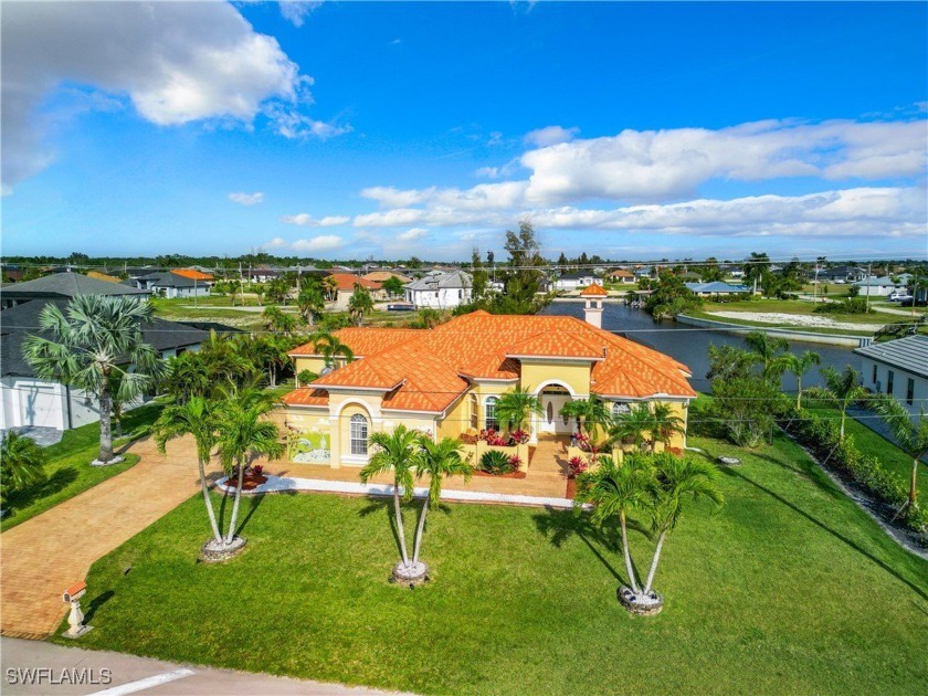 Florida Lifestyle at it's best! Almost 3,000Sq Ft of living - Beach Home for sale in Cape Coral, Florida on Beachhouse.com