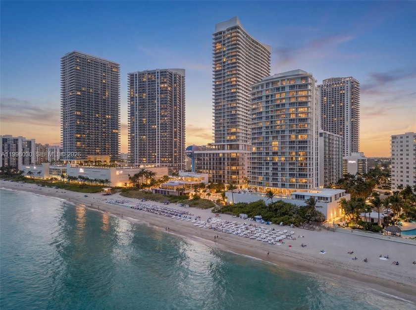 Exceptional 4-bedroom, 5-bathroom + den oceanfront residence - Beach Condo for sale in Hollywood, Florida on Beachhouse.com