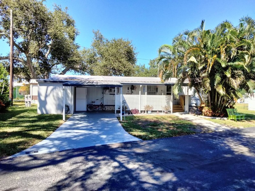 Welcome to the Resident Owned Lake Placid 55+Mobile Home Park in - Beach Home for sale in Largo, Florida on Beachhouse.com