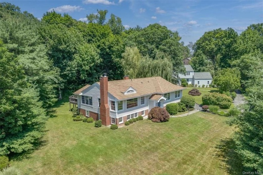 Dreamy cul-de-sac living in the heart of Orienta! Welcome to 939 - Beach Home for sale in Mamaroneck, New York on Beachhouse.com