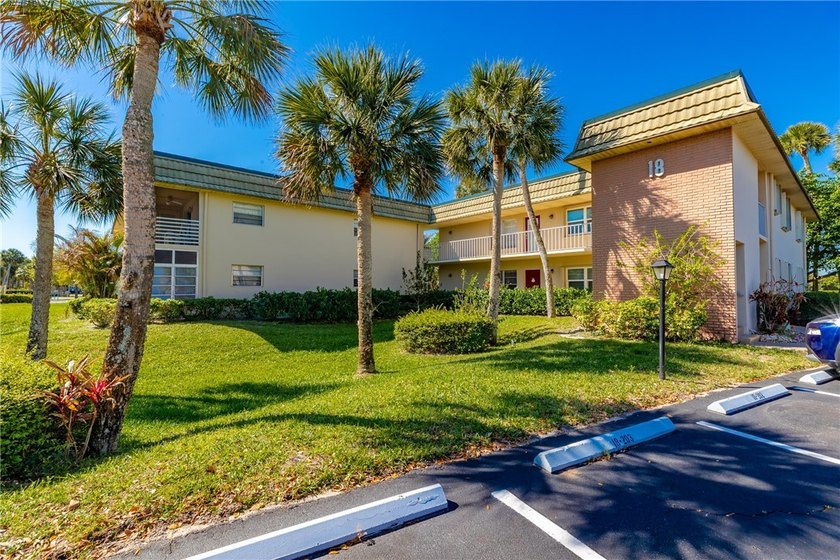 Fantastic winter getaway to this highly desirable and affordable - Beach Condo for sale in Vero Beach, Florida on Beachhouse.com