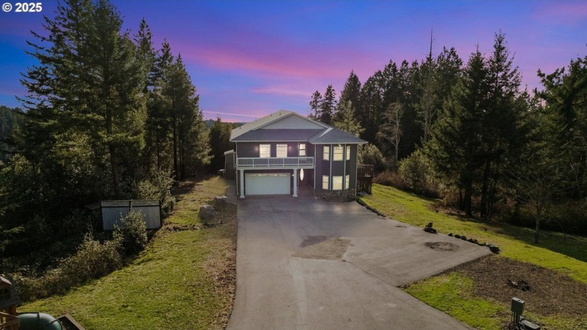 Discover luxury coastal living at its finest with this - Beach Home for sale in Brookings, Oregon on Beachhouse.com