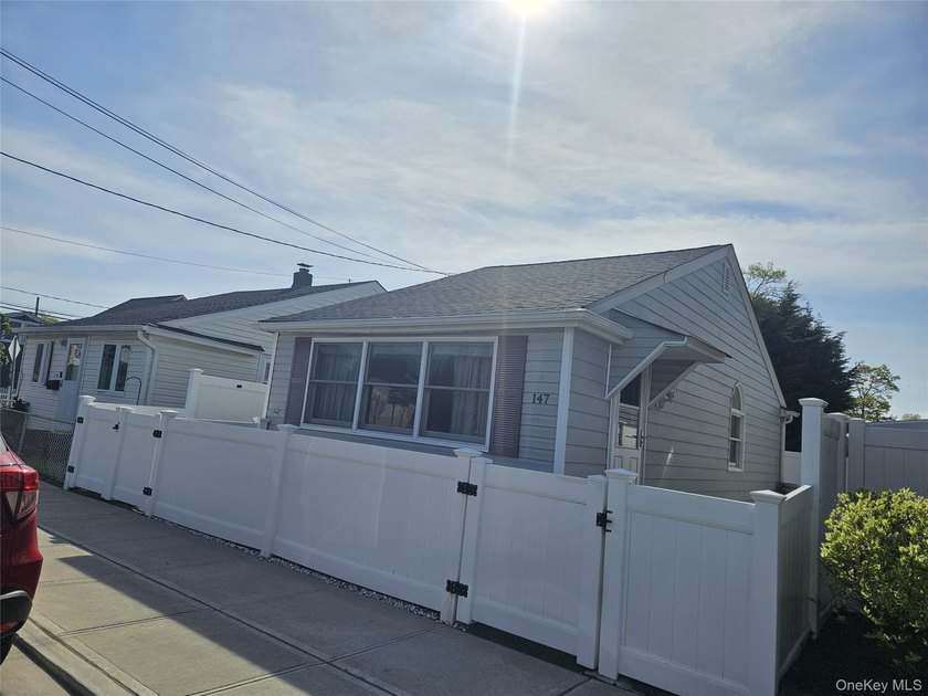 Come see this adorable, Bungalow in the heart of East Rockaway - Beach Home for sale in East Rockaway, New York on Beachhouse.com