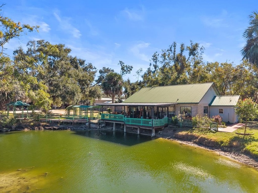 Discover your perfect coastal retreat at 340 NW Roys Rd in - Beach Home for sale in Steinhatchee, Florida on Beachhouse.com