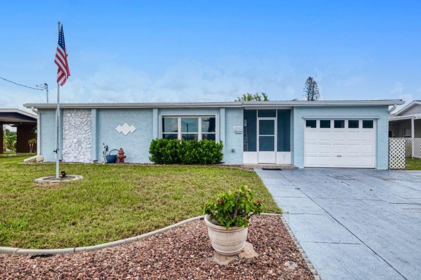 WATERFRONT CANAL HOME! Don't skip over this one! This home is a - Beach Home for sale in Port Charlotte, Florida on Beachhouse.com