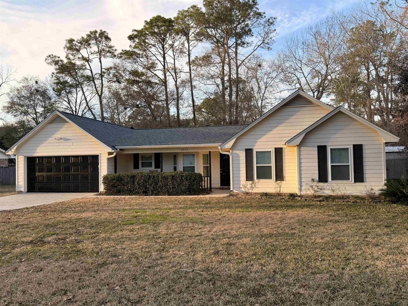 Professional photos coming soon! Move-in ready 3 bedroom pool - Beach Home for sale in Tallahassee, Florida on Beachhouse.com