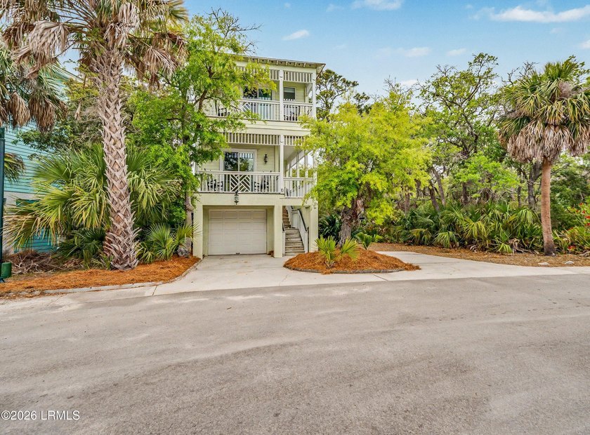 Welcome to 10 Veranda Beach on Fripp Island--an inviting coastal - Beach Home for sale in Fripp Island, South Carolina on Beachhouse.com
