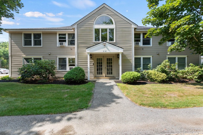 Enjoy this first floor open concept condo in Old Ochard Beach! - Beach Condo for sale in Old Orchard Beach, Maine on Beachhouse.com