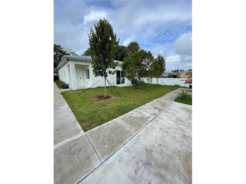 DUPLEX LOT OPPORTUNITY - 7,250 SF! Zoned RD-1 (Two-Family), this - Beach Lot for sale in Pompano Beach, Florida on Beachhouse.com