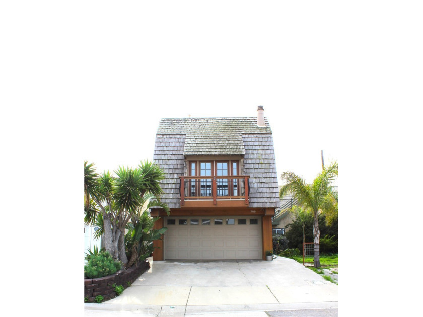 Enjoy summer all year long with this charming Silver Strand - Beach Home for sale in Oxnard, California on Beachhouse.com