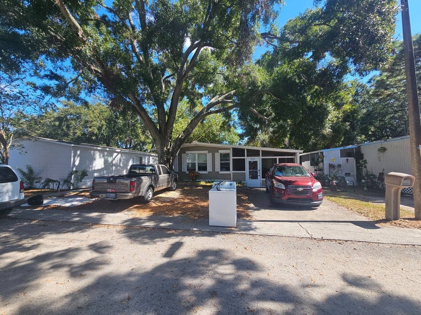 ADDRESS  7501 42 North Largo Florida 33771 Lot 445    YEAR MODEL - Beach Home for sale in Largo, Florida on Beachhouse.com