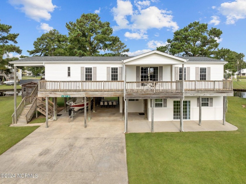 Beautiful waterfront views of the Pamlico River and located on a - Beach Home for sale in Chocowinity, North Carolina on Beachhouse.com