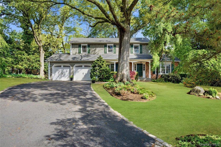 Welcome to this stately, immaculately maintained 4 bedroom, 2.5 - Beach Home for sale in Huntington, New York on Beachhouse.com