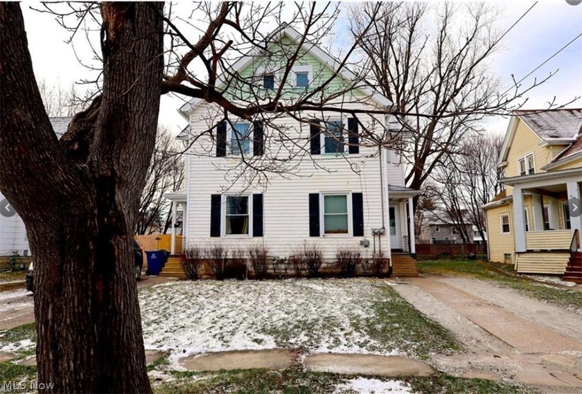 Great opportunity to own a well-maintained duplex with - Beach Home for sale in Lorain, Ohio on Beachhouse.com