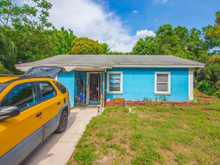 *PRICE FIRM* Investor opportunity! Located at 308 N 18th Ct - Beach Home for sale in Fort Pierce, Florida on Beachhouse.com