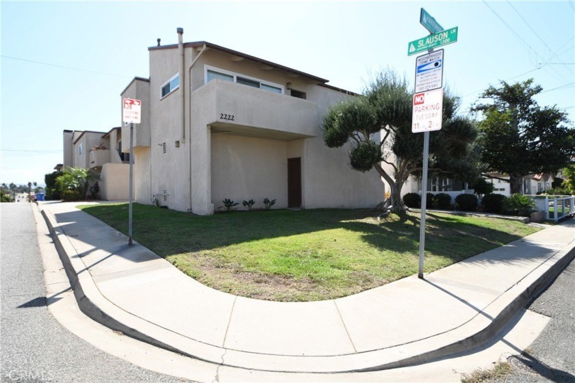 First time on the market in over 28 years! This is an excellent - Beach Townhome/Townhouse for sale in Redondo Beach, California on Beachhouse.com