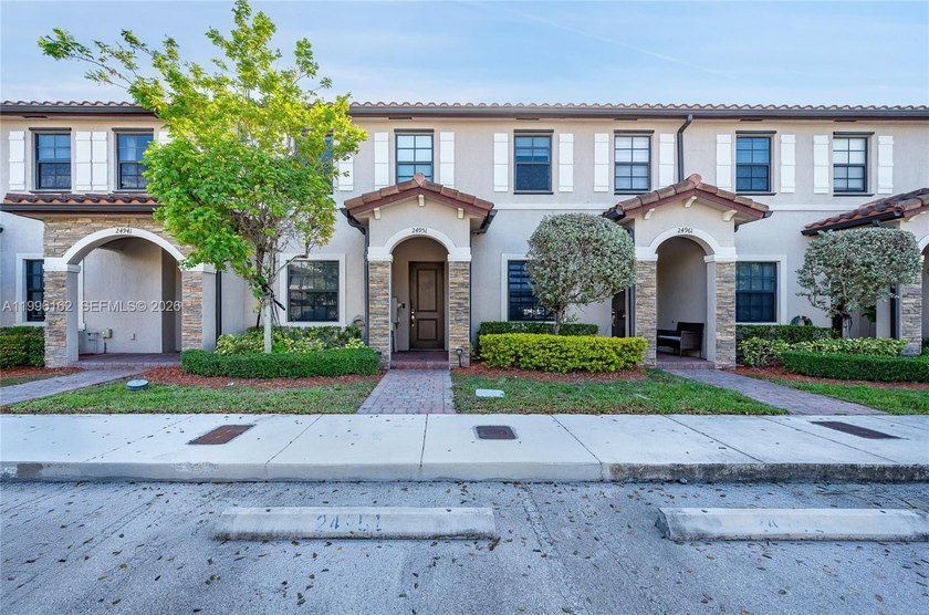 Welcome to the exclusive gated community of Artesa, where - Beach Townhome/Townhouse for sale in Homestead, Florida on Beachhouse.com