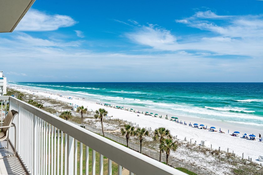 605 East Silver Beach Towers. This 2-bedroom, 2-bath condominium - Beach Condo for sale in Destin, Florida on Beachhouse.com