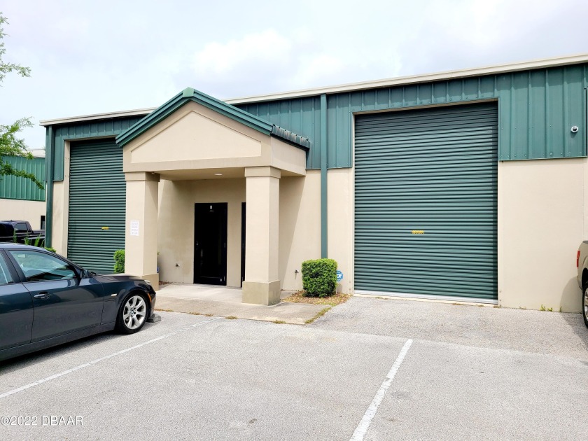 EXEPTIONAL WAREHOUSE CONDO IN THE ORMOND COMMERCE PARK. THIS - Beach Commercial for sale in Ormond Beach, Florida on Beachhouse.com
