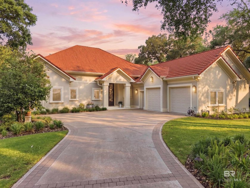 Luxury on the green, 43 Bayside Court: a truly exceptional - Beach Home for sale in Gulf Shores, Alabama on Beachhouse.com