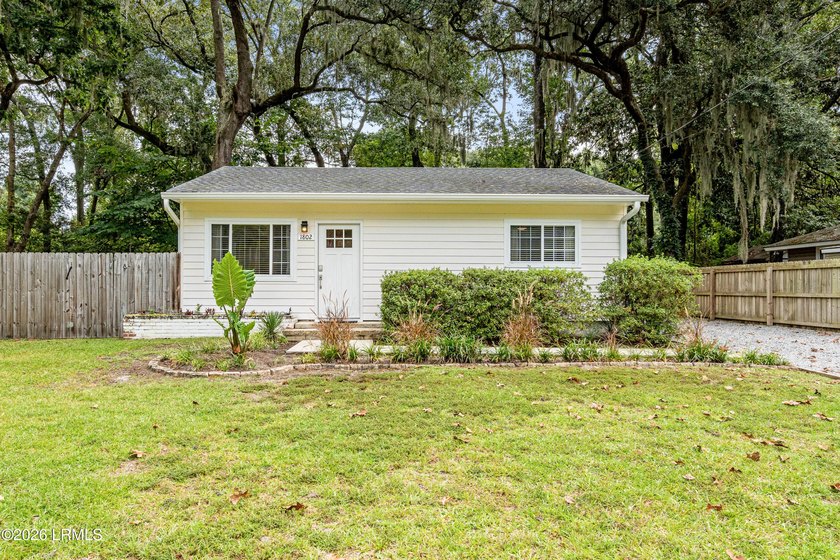 Cuter than a box of puppies! Centrally located and thoroughly - Beach Home for sale in Port Royal, South Carolina on Beachhouse.com