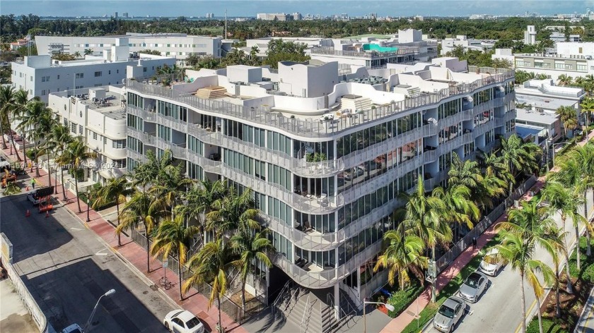 Rare find! Oversized, two-story 4-bedroom 4-bath corner unit - Beach Condo for sale in Miami Beach, Florida on Beachhouse.com