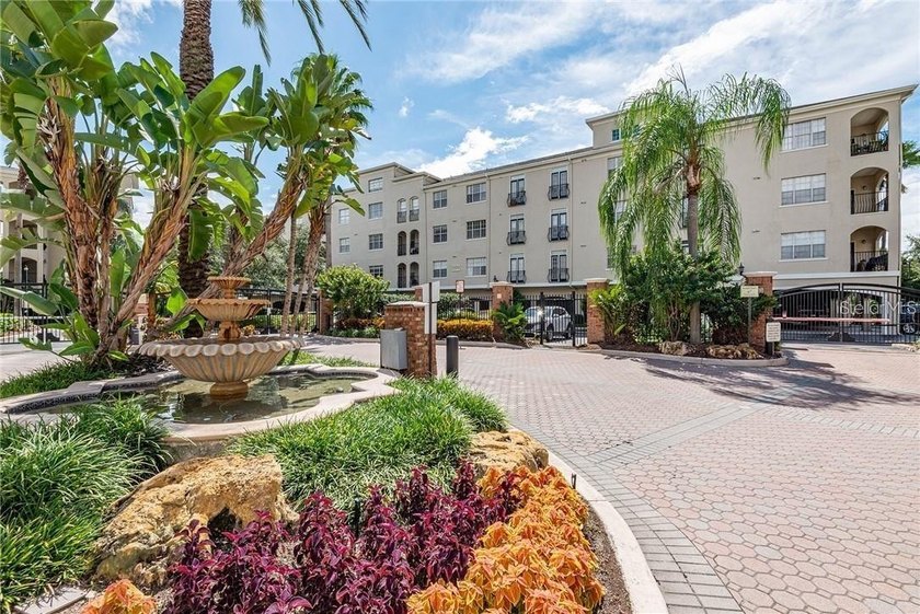 Absolutely beautiful top floor 1/bed/1bath condo with a huge - Beach Condo for sale in Tampa, Florida on Beachhouse.com
