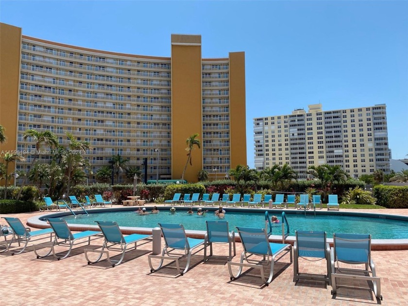 OCEAN VIEW AND POOL SIDE  . 1 bed, 1 and 1/2 bath condo in the - Beach Condo for sale in Pompano Beach, Florida on Beachhouse.com