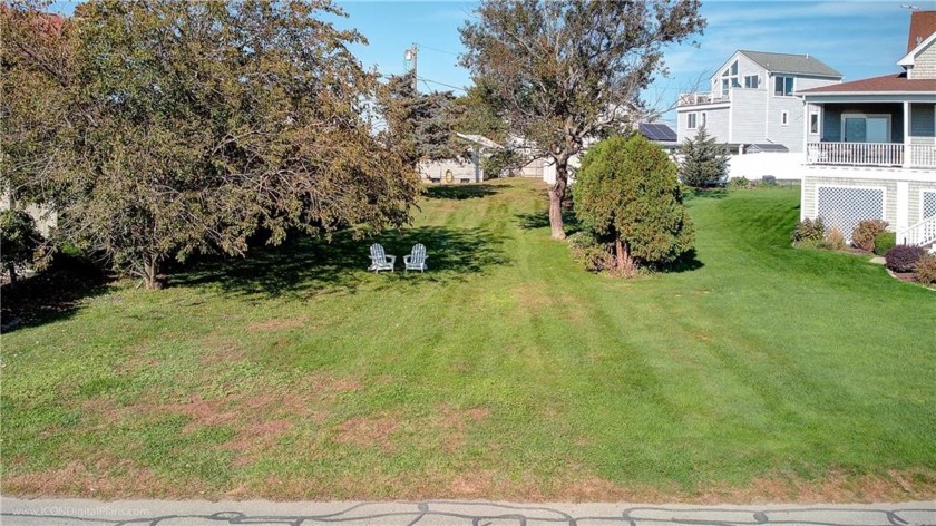 Located in Common Fence Point by the water, this 6,098 lot can - Beach Lot for sale in Portsmouth, Rhode Island on Beachhouse.com