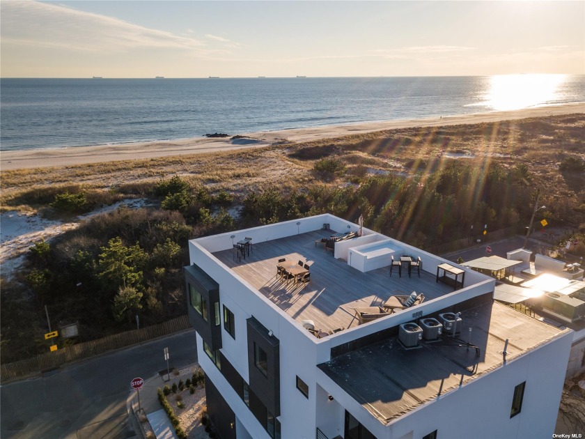 This spectacular contemporary oceanfront new build spans an - Beach Home for sale in Lido Beach, New York on Beachhouse.com