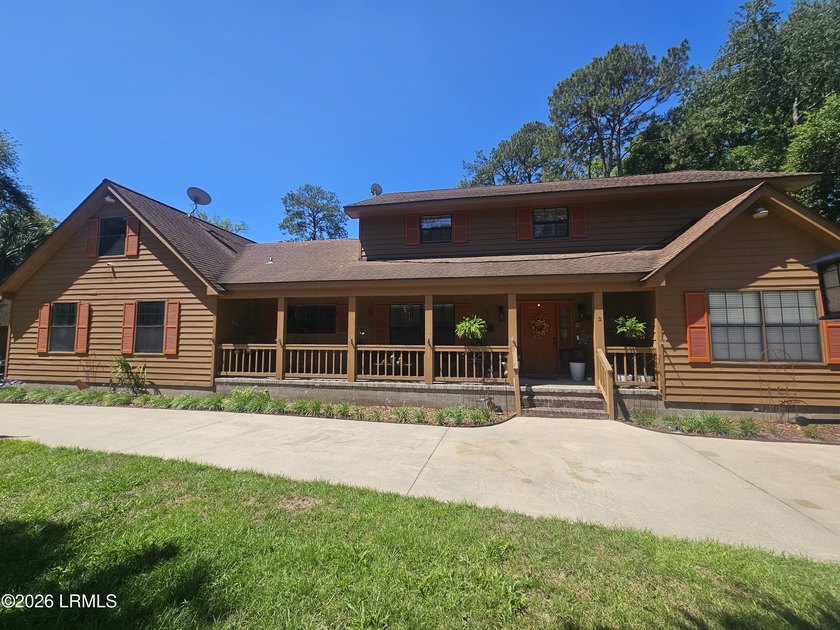 Priced to sell this 2600sq ft spacious estate sits on 2 - Beach Home for sale in Beaufort, South Carolina on Beachhouse.com