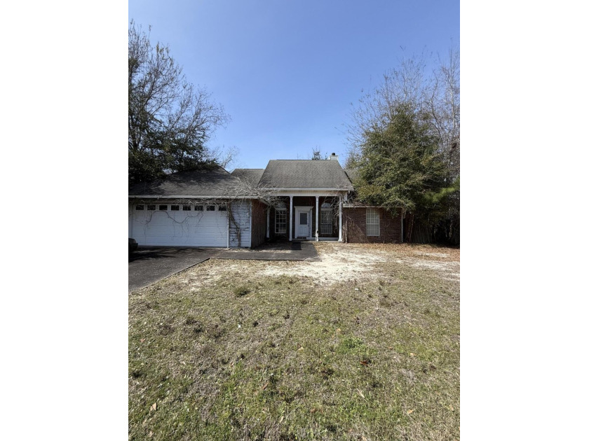 Multiple offers- Investor Special! This 3-bedroom, 2-bath, 2 car - Beach Home for sale in Fort Walton Beach, Florida on Beachhouse.com