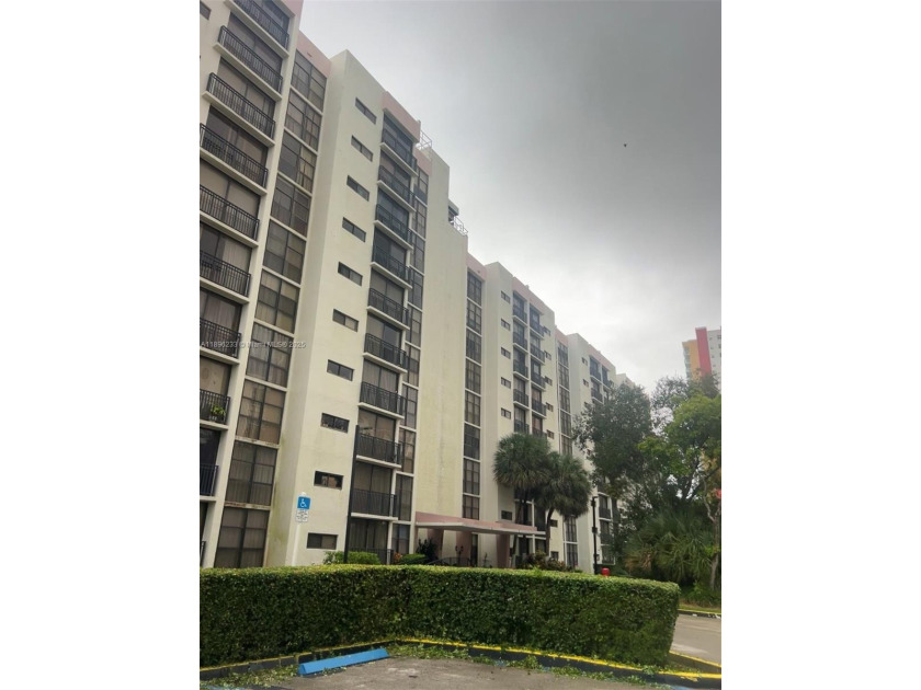 Looking for a property that is walking distance to the beach? - Beach Condo for sale in Sunny Isles Beach, Florida on Beachhouse.com